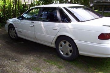 Junk 1994 Ford Taurus Photography