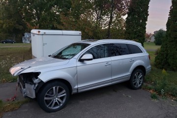 2011 Audi Q7 - Photo 1 of 7