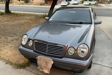 1998 Mercedes-Benz E-Class - Photo 1 of 4