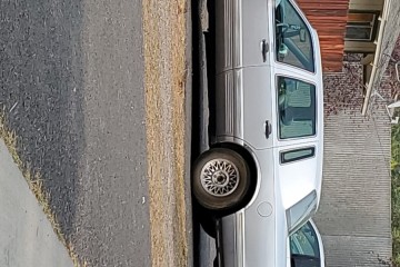 Junk 1996 Lincoln Town Car Image