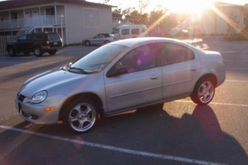 Junk 2003 Dodge Neon Photo