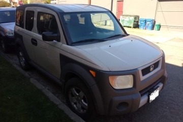 2005 Honda Element - Photo 1 of 2