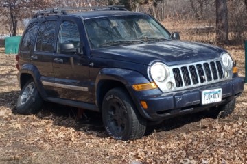 Junk 2005 Jeep Liberty Photography