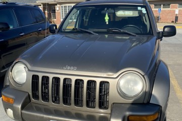 2004 Jeep Liberty - Photo 1 of 2