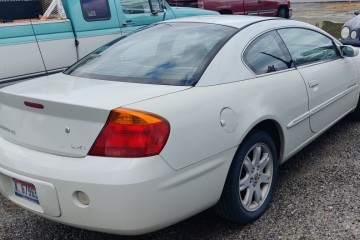 Junk 2001 Chrysler Sebring Photo