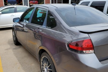 2010 Ford Focus - Photo 5 of 6