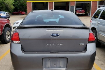 2010 Ford Focus - Photo 4 of 6