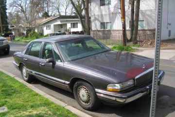 Junk 1994 Buick Park Avenue Photography