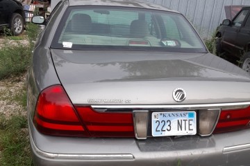 Junk 2003 Mercury Grand Marquis Photo