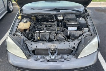 2005 Ford Focus - Photo 4 of 5