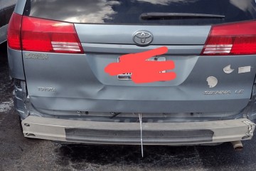 Toyota Sienna 2004