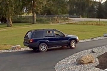 2003 Jeep Grand Cherokee - Photo 3 of 3