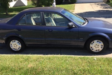 2000 Mazda Protege - Photo 1 of 8