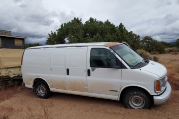 Junk 2000 Chevrolet Express Cargo Photo