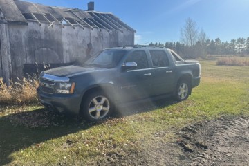 Junk 2008 Chevrolet Avalanche Photography