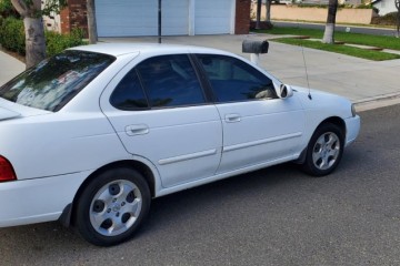 2004 Nissan Sentra - Photo 1 of 2