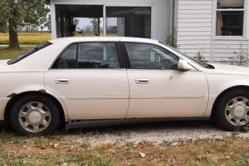 Junk 2001 Cadillac DeVille Photography