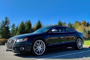 2009 Audi S5 - Photo 1 of 4