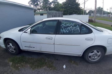 Junk 2001 Pontiac Grand Prix Photography