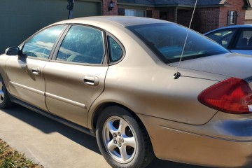 2003 Ford Taurus