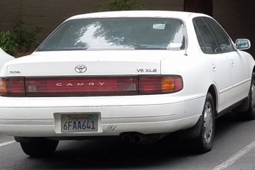 1994 Toyota Camry - Photo 2 of 3