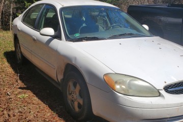 Junk 2003 Ford Taurus Image