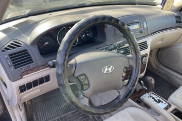 2006 Hyundai Sonata - Photo 6 of 10