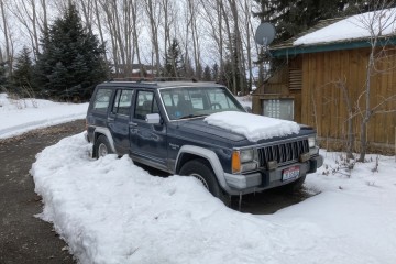 Junk 1992 Jeep Cherokee Photo