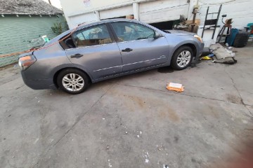 Nissan Altima Hybrid 2010