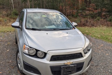 Junk 2013 Chevrolet Sonic Photo