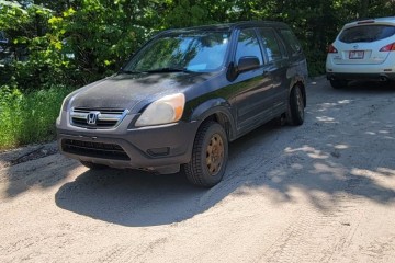 Junk 2004 Honda CR-V Image