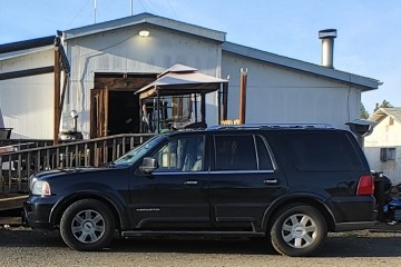 Junk 2004 Lincoln Navigator Image