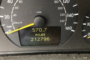 2000 Mercedes-Benz E-Class