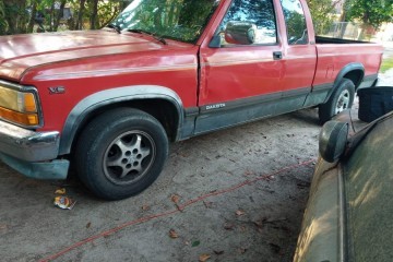 1994 Dodge Dakota - Photo 1 of 3