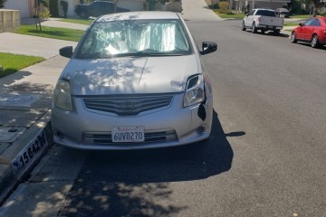 2010 Nissan Sentra - Photo 1 of 7