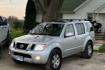 Junk 2008 Nissan Pathfinder Photo