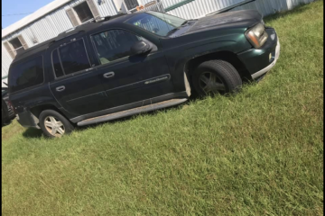 Junk 2003 Chevrolet TrailBlazer Photo