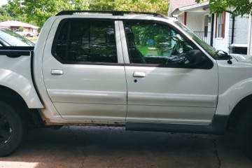 Ford Explorer Sport Trac 2004