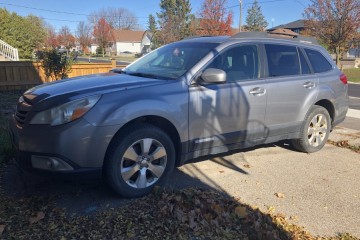 Junk 2010 Subaru Outback Photography