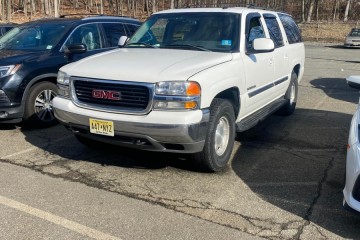 Junk 2003 GMC Yukon XL Photography