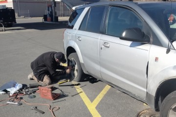 Junk 2004 Saturn VUE Photography