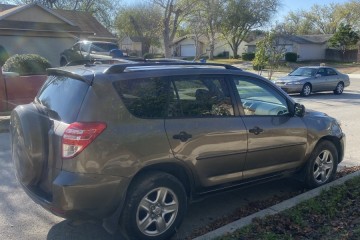 2010 Toyota RAV4 - Photo 1 of 3