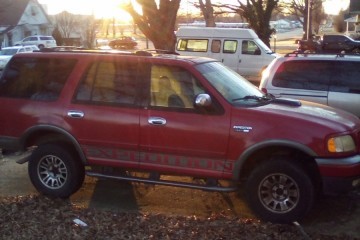Junk 2000 Ford Expedition Image