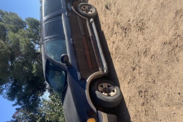 Junk 1999 Ford Expedition Photo