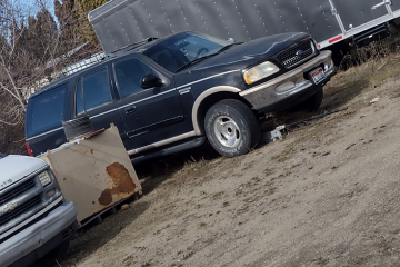 Junk 1997 Ford Expedition Photo