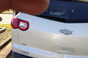 2011 Chevrolet Traverse - Photo 5 of 9