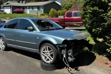 2005 Volkswagen Passat - Photo 2 of 3