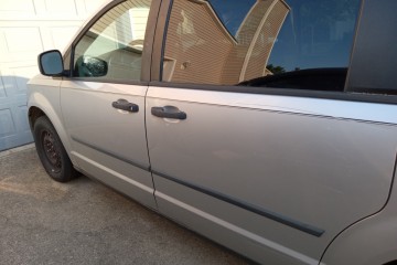 2008 Dodge Grand Caravan - Photo 3 of 6