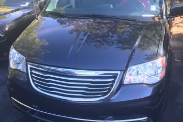 Junk 2014 Chrysler Town and Country Image