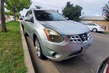 2011 Nissan Rogue - Photo 4 of 5